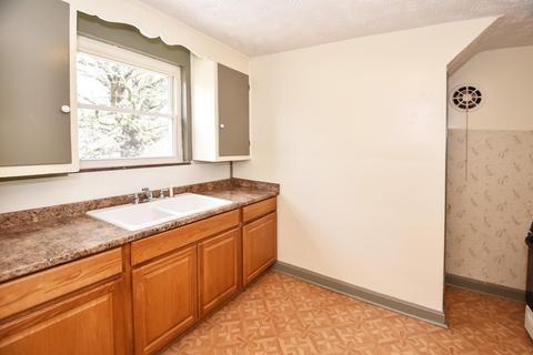 2896 Kling Ave, Cincinnati, OH 45211 photo 16
