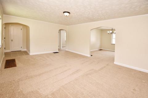 2896 Kling Ave, Cincinnati, OH 45211 photo 5