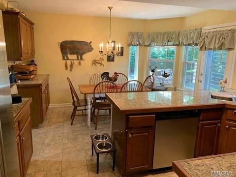 110 Harbour Dr, Springboro, OH 45066 photo 1