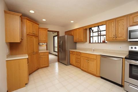 527 Shade Rd, Cincinnati, OH 45255 photo 9