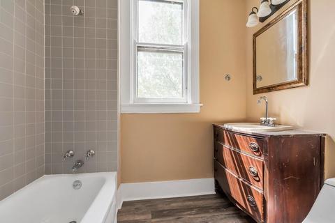 2719 Hackberry St, Cincinnati, OH 45206 photo 4