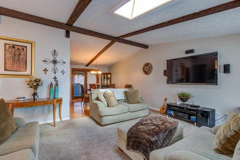 12094 Hazelhurst Dr, Cincinnati, OH 45240 photo 5