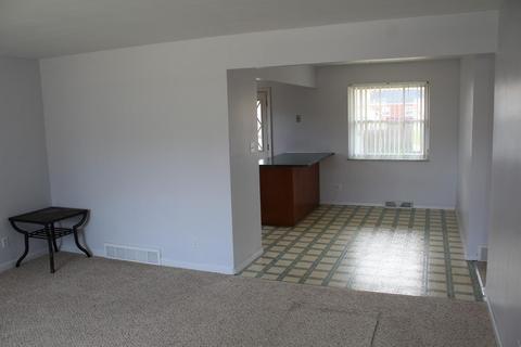 9383 Jericho Dr, Cincinnati, OH 45231 photo 4