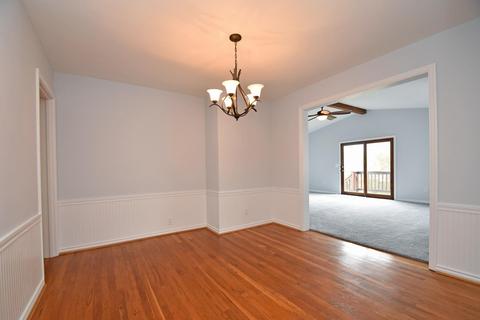 6877 Somerset Dr, Cincinnati, OH 45224 photo 8