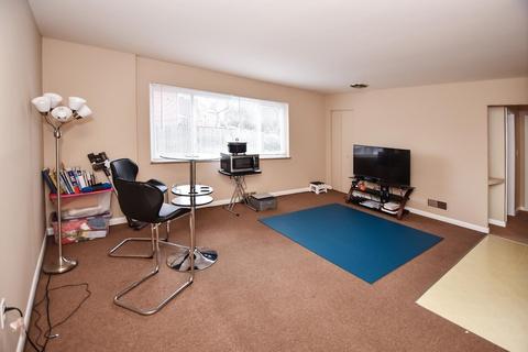 4801 Madison Rd, Cincinnati, OH 45227 photo 6