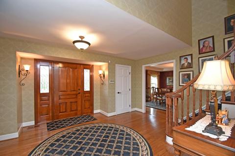 401 Heathgate Rd, Cincinnati, OH 45255 photo 4