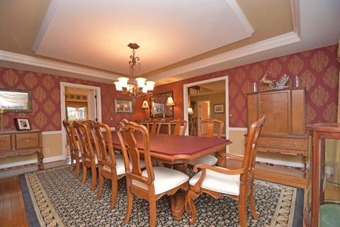 401 Heathgate Rd, Cincinnati, OH 45255 photo 8