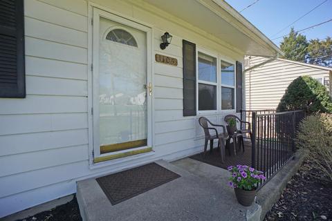 1105 Garnoa Dr, Cincinnati, OH 45231 photo 2