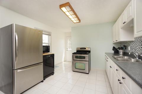1105 Garnoa Dr, Cincinnati, OH 45231 photo 8