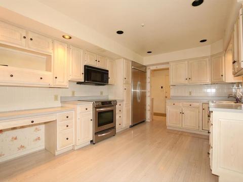 681 Doepke Ln, Cincinnati, OH 45231 photo 4