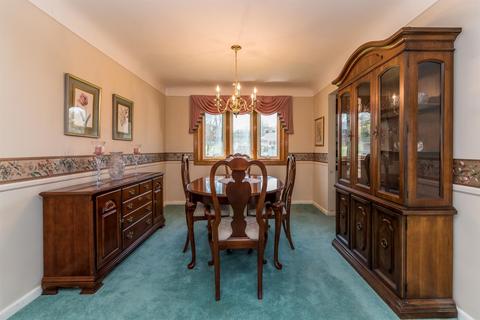 919 Compton Rd, Cincinnati, OH 45231 photo 8