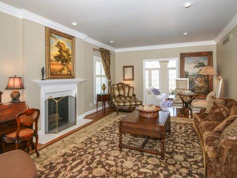 10 Camargo Pines Ln, Cincinnati, OH 45243 photo 4