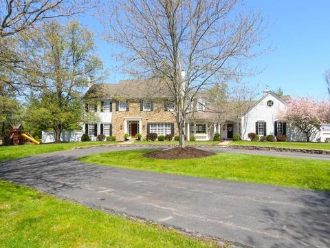 10 Camargo Pines Ln, Cincinnati, OH 45243 photo 1