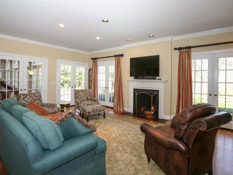 10 Camargo Pines Ln, Cincinnati, OH 45243 photo 6
