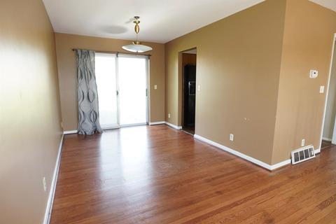 8554 Hallridge Ct, Cincinnati, OH 45231 photo 9