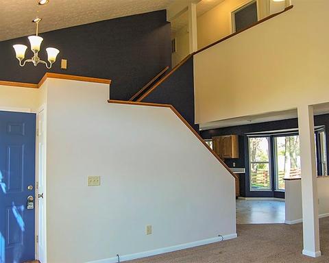 759 Regent Rd, Cincinnati, OH 45245 photo 2
