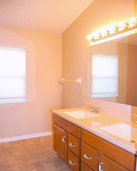 759 Regent Rd, Cincinnati, OH 45245 photo 10