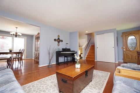4271 Cider Mill Dr, Cincinnati, OH 45245 photo 4