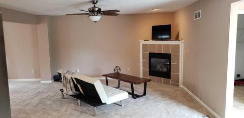 8905 Woolstone Ct, Hamilton Township, OH 45039 photo 4