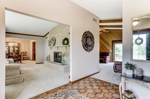 2346 Devils Backbone Rd, Cincinnati, OH 45233 photo 3