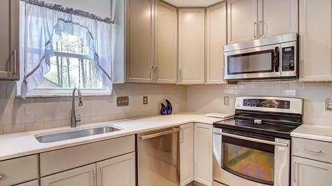 1019 Tracy Ct, Cincinnati, OH 45245 photo 5