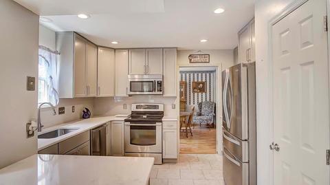 1019 Tracy Ct, Cincinnati, OH 45245 photo 4