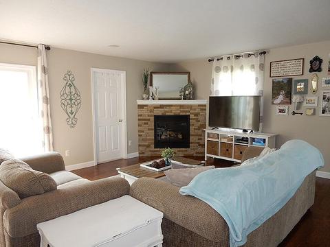 8914 Woolstone Ct, Hamilton Township, OH 45039 photo 2