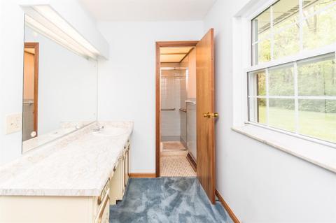 660 Allencrest Ct, Cincinnati, OH 45231 photo 14