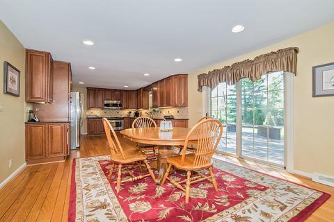 581 Pepper Ridge Rd, Cincinnati, OH 45244 photo 9
