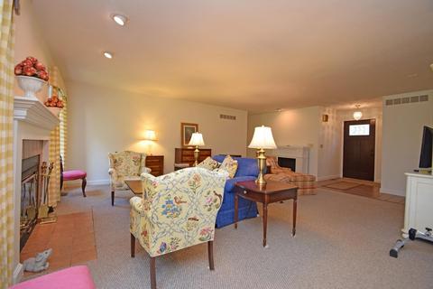 8237 Forest Rd, Cincinnati, OH 45255 photo 4