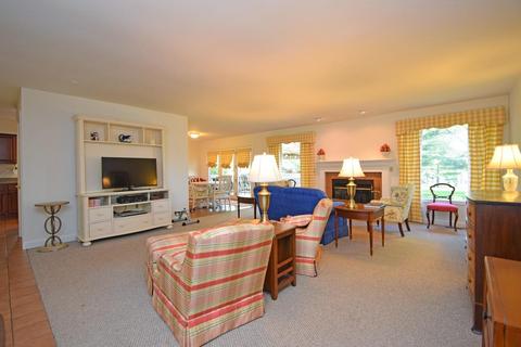 8237 Forest Rd, Cincinnati, OH 45255 photo 3