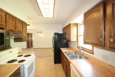 3915 Michael Dr, Cincinnati, OH 45255 photo 7