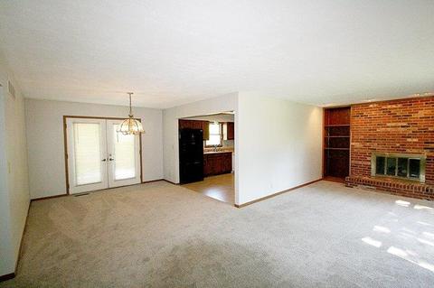 3915 Michael Dr, Cincinnati, OH 45255 photo 2