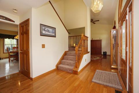 518 Clemray Dr, Cincinnati, OH 45231 photo 3