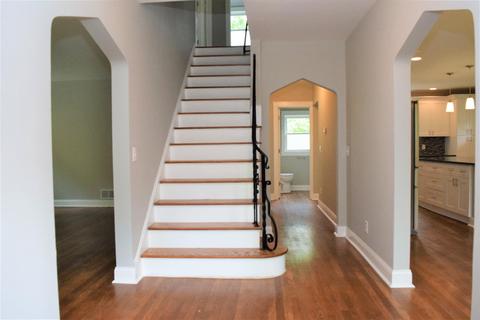 1014 Egan Hills Dr, Cincinnati, OH 45229 photo 10