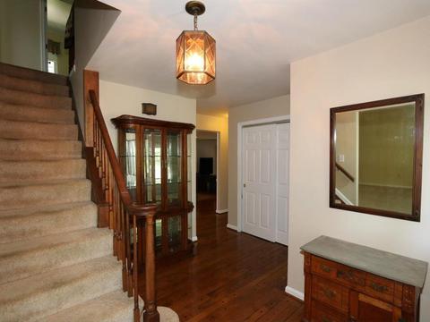 8747 Birchbark Dr, Cincinnati, OH 45249 photo 4
