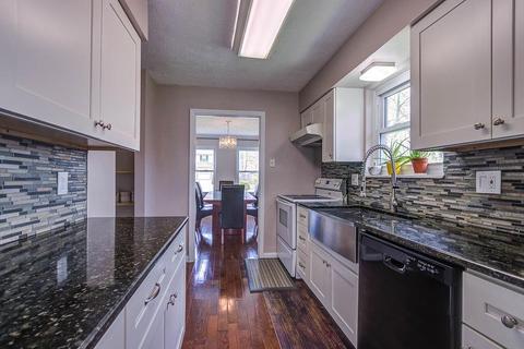 907 Sarbrook Dr, Cincinnati, OH 45231 photo 3