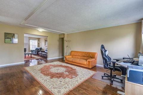907 Sarbrook Dr, Cincinnati, OH 45231 photo 9