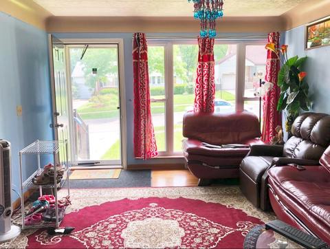 1027 Hollytree Dr, Cincinnati, OH 45231 photo 2