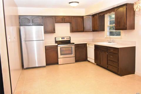 2634 Beechmar Dr, Cincinnati, OH 45230 photo 3