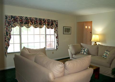 1068 Gaskins Rd, Cincinnati, OH 45245 photo 2