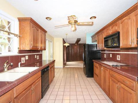 1160 Inner Circle Dr, Forest Park, OH 45240 photo 9
