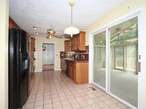 1160 Inner Circle Dr, Forest Park, OH 45240 photo 10