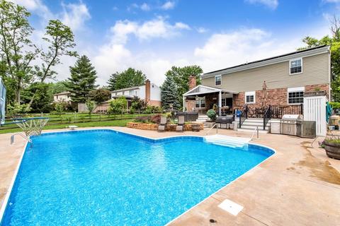 649 Brandy Way, Cincinnati, OH 45244 photo 3