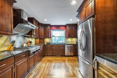 649 Brandy Way, Cincinnati, OH 45244 photo 5