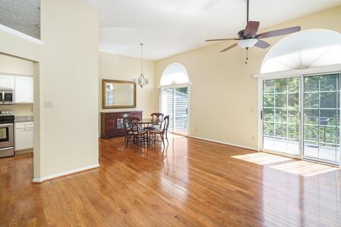 5575 Regimental Pl, Cincinnati, OH 45239 photo 4