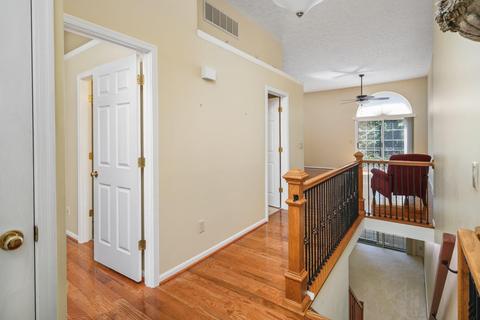 5575 Regimental Pl, Cincinnati, OH 45239 photo 3