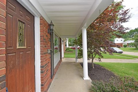 1649 Pinebluff Ln, Cincinnati, OH 45255 photo 2
