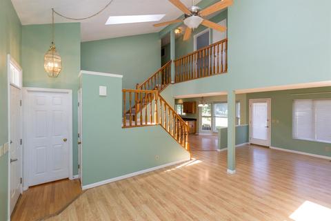 756 Regent Rd, Cincinnati, OH 45245 photo 3