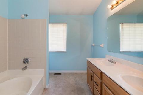 756 Regent Rd, Cincinnati, OH 45245 photo 12